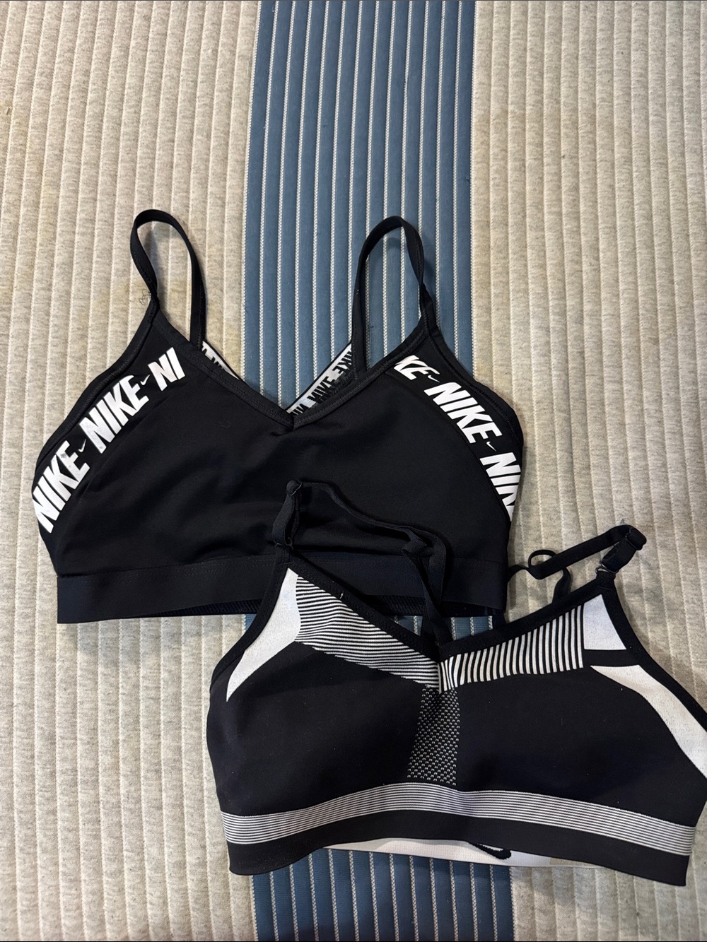 Nike Black & White Patterned Sports Bra Set
